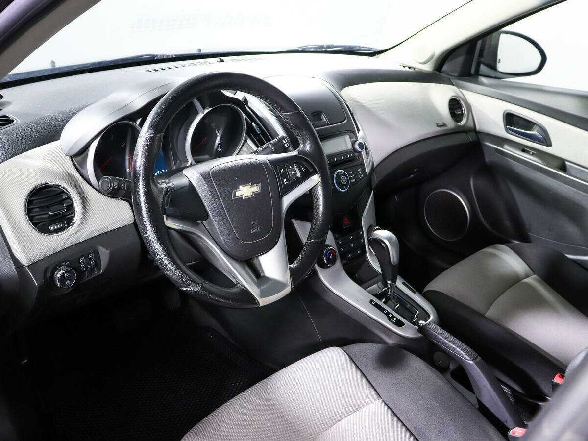 Chevrolet Cruze с пробегом — 2014 год. Фото: #11