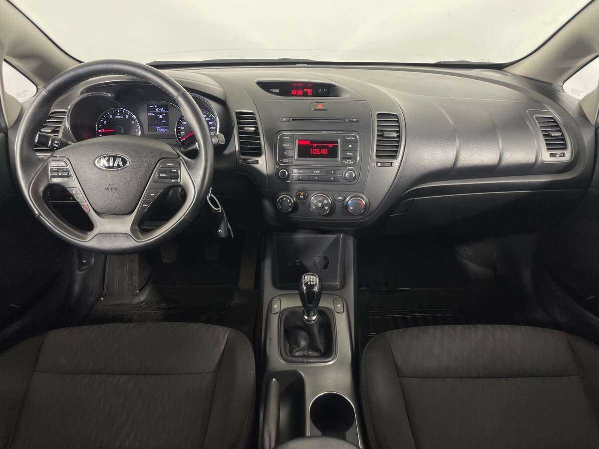 Kia Cerato с пробегом — 2015 год. Фото: #8