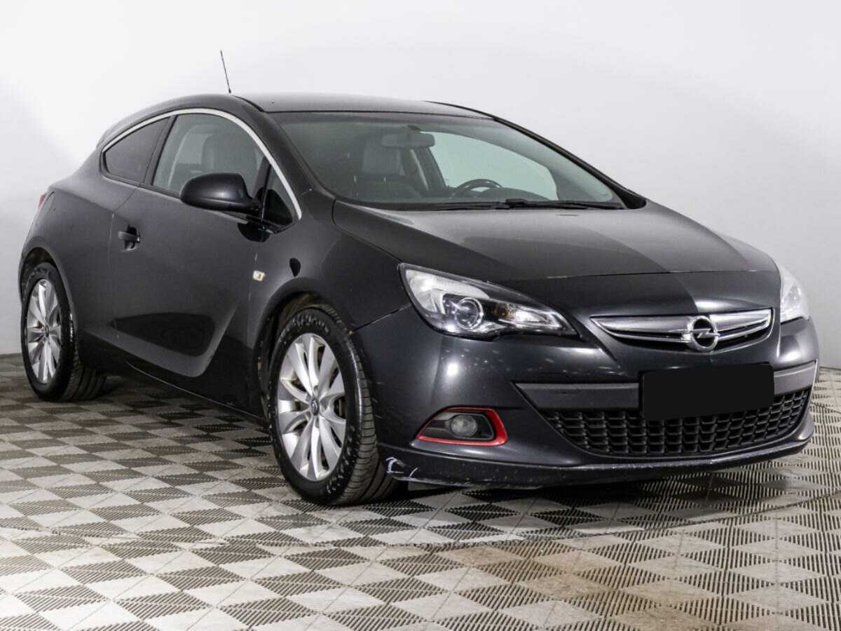 Opel Astra с пробегом — 2012 год. Фото: #2