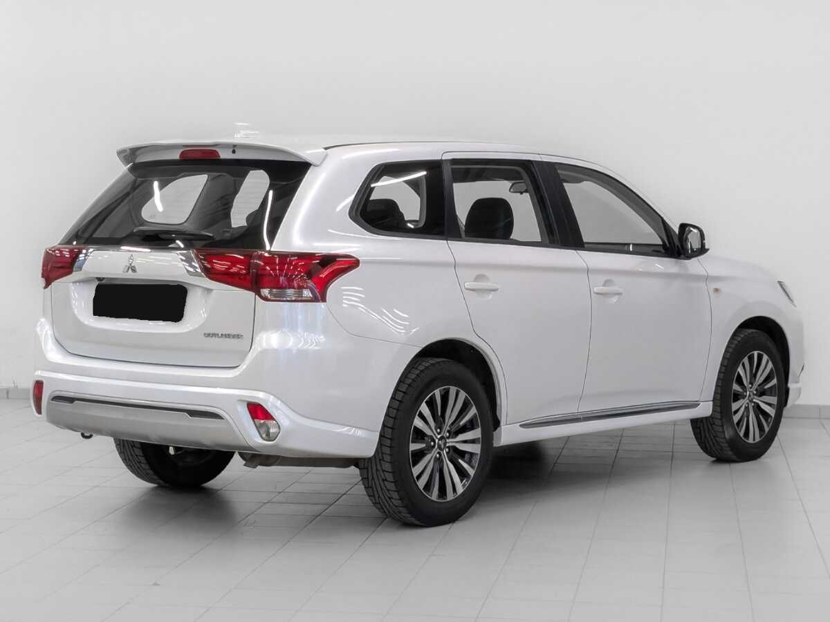 Mitsubishi Outlander с пробегом — 2022 год. Фото: #4