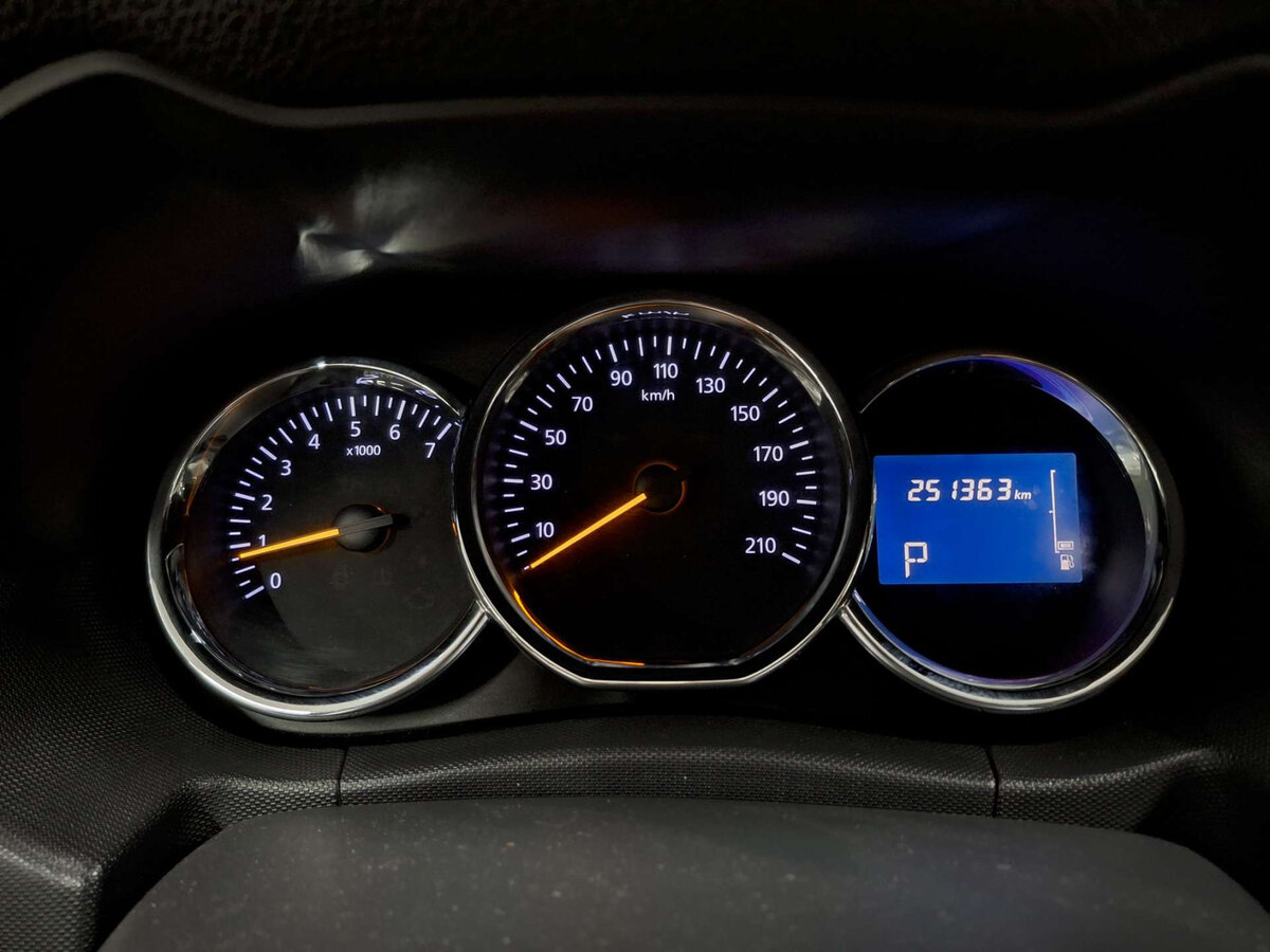 Renault Duster с пробегом — 2015 год. Фото: #11