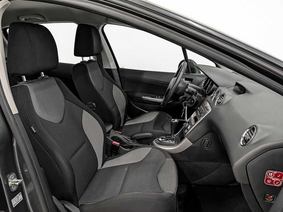 Peugeot 308 с пробегом — 2012 год. Фото: #20