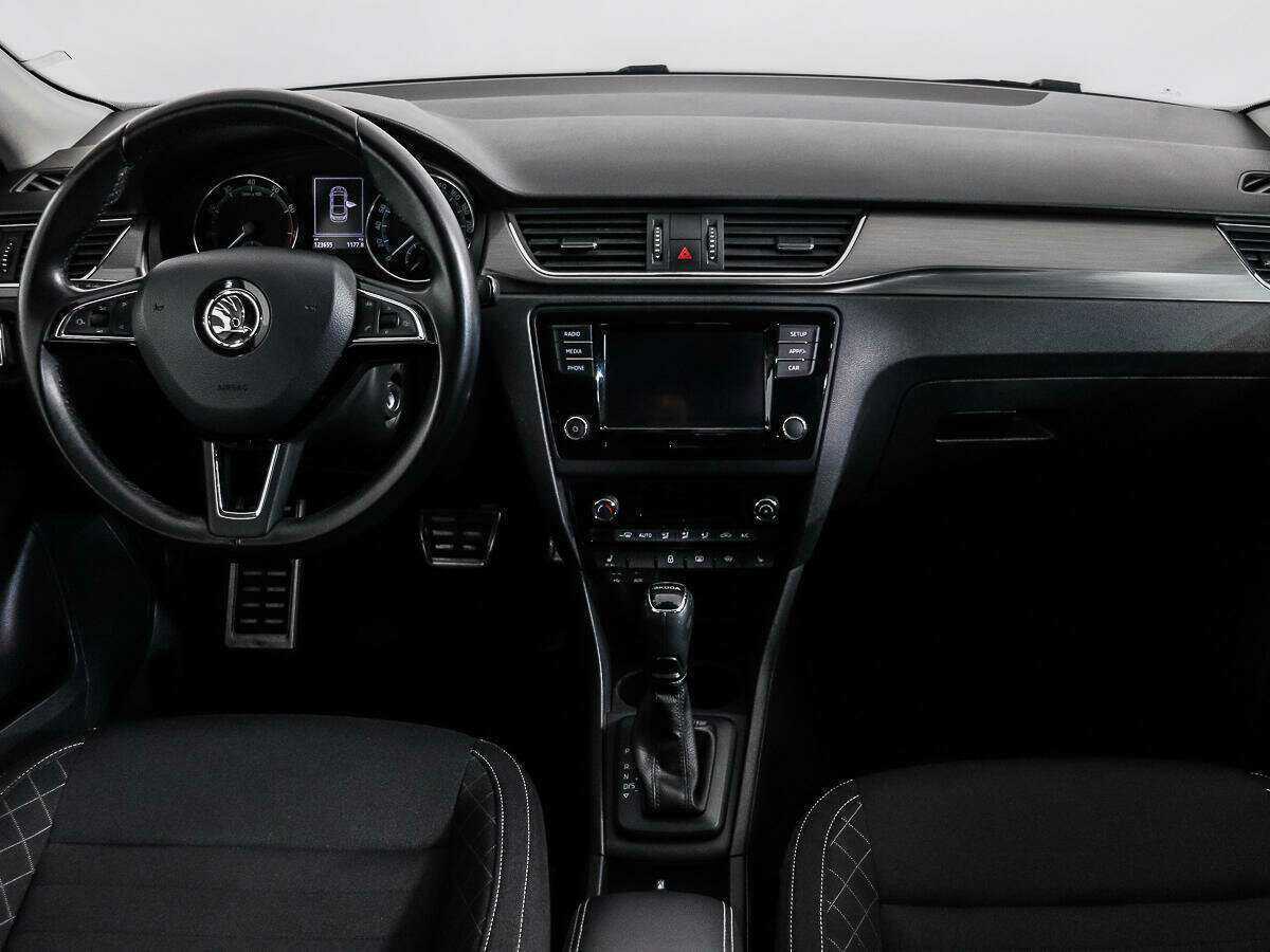 Skoda Rapid с пробегом — 2017 год. Фото: #11