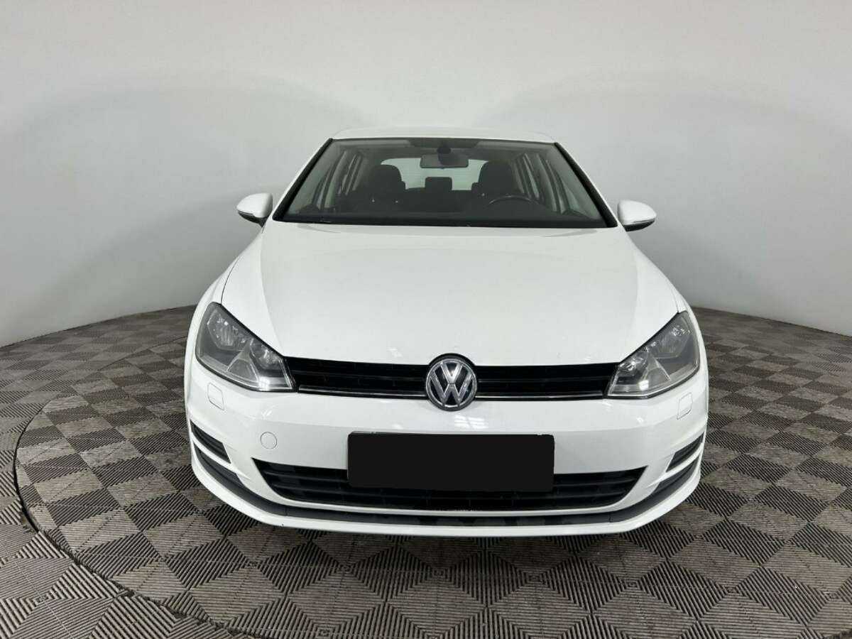 Volkswagen Golf с пробегом — 2015 год. Фото: #1