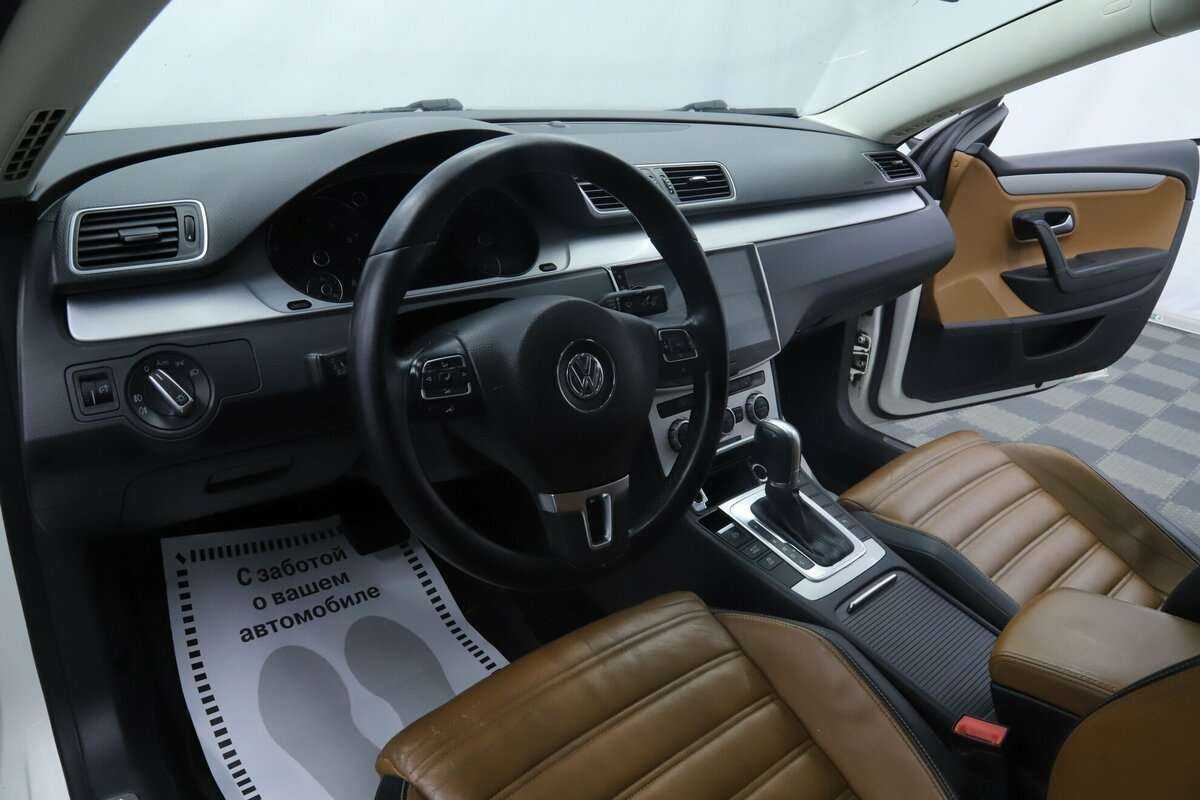 Volkswagen Passat CC с пробегом — 2013 год. Фото: #8