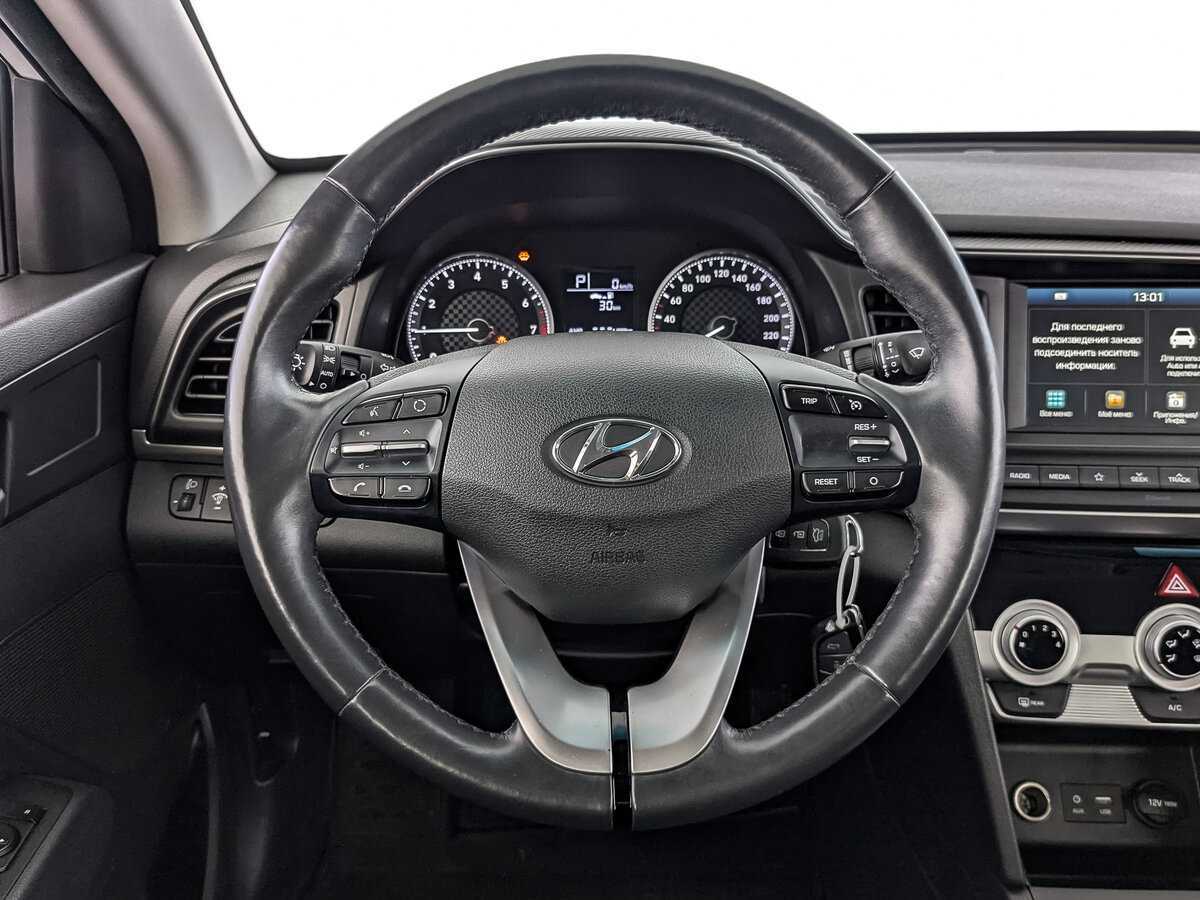 Hyundai Elantra с пробегом — 2019 год. Фото: #18