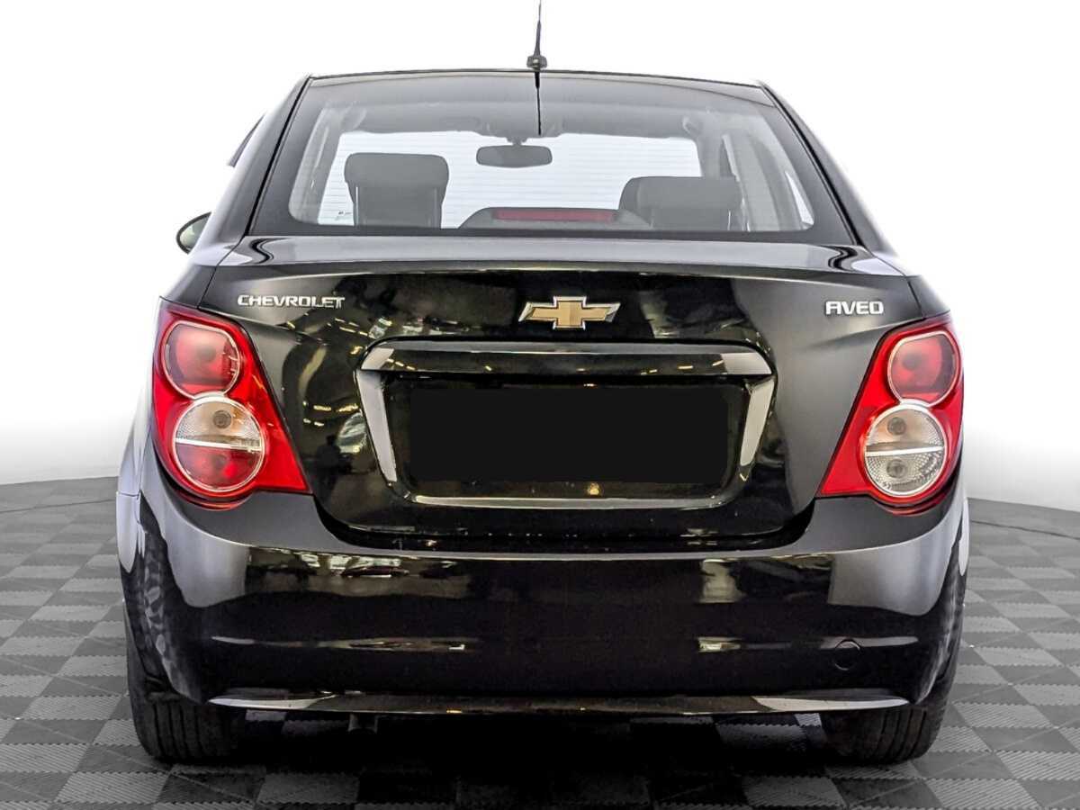 Chevrolet Aveo с пробегом — 2014 год. Фото: #5