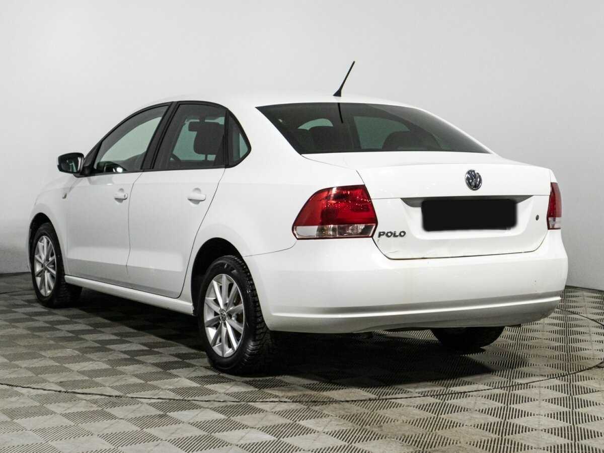 Volkswagen Polo с пробегом — 2015 год. Фото: #6
