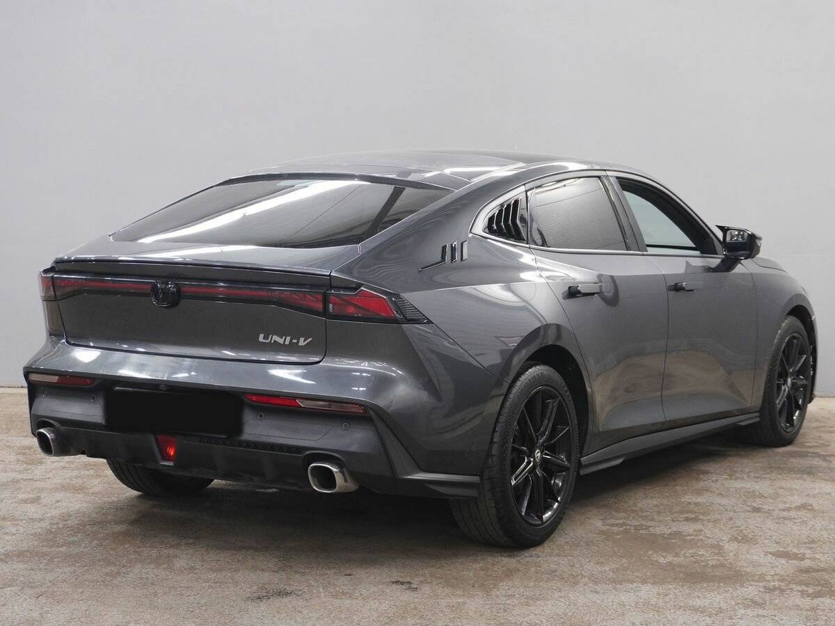 Changan UNI-V с пробегом — 2022 год. Фото: #4