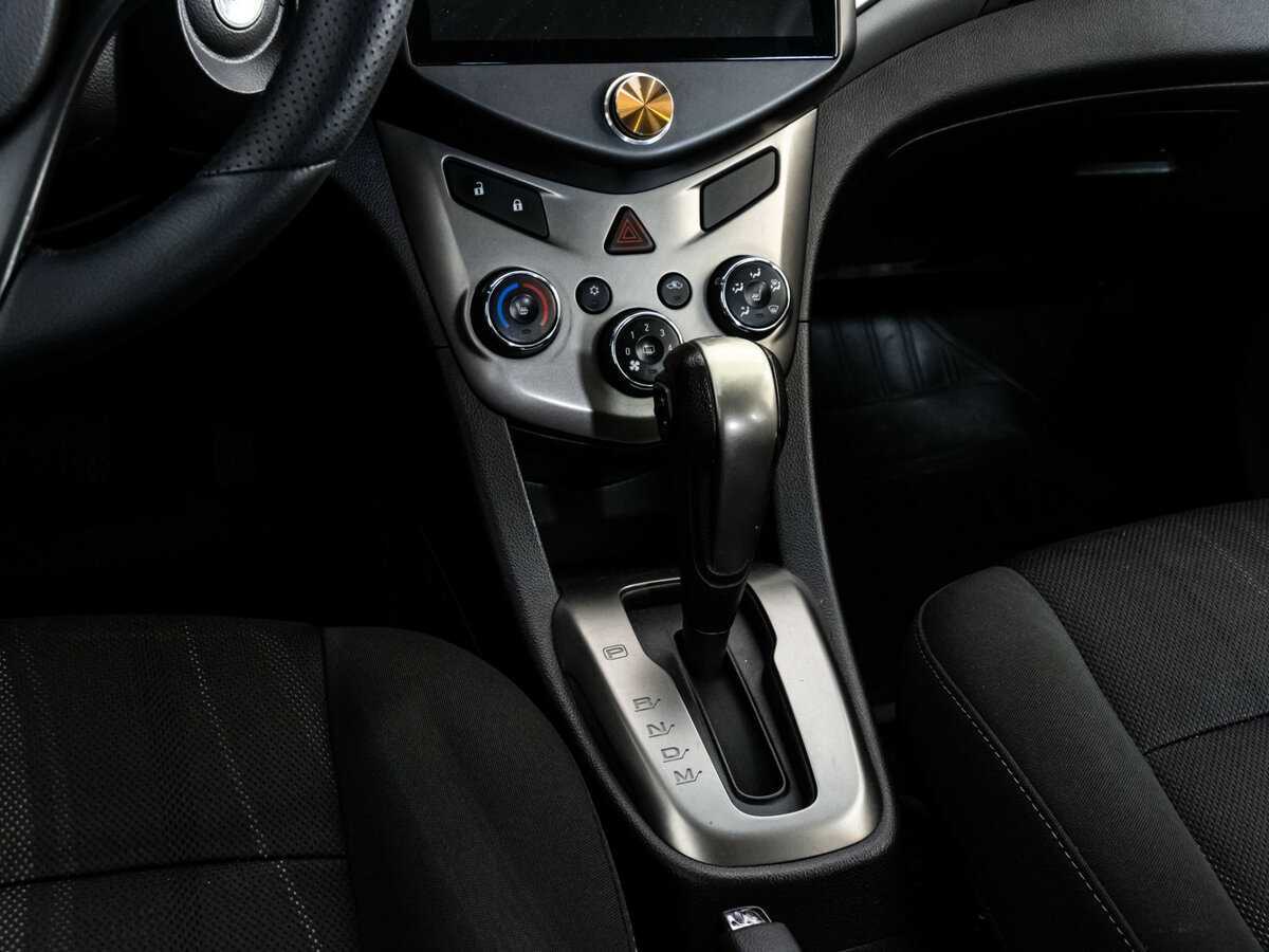 Chevrolet Aveo с пробегом — 2013 год. Фото: #14