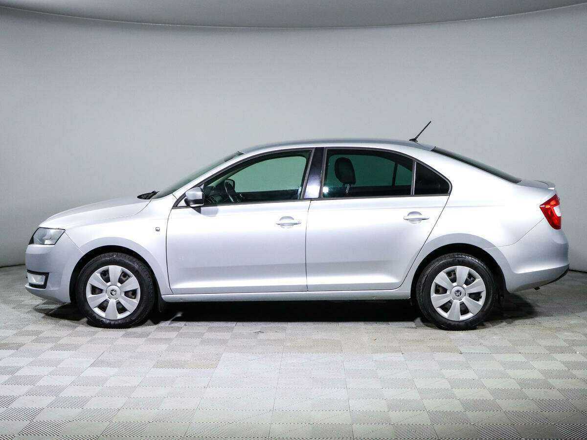 Skoda Rapid с пробегом — 2016 год. Фото: #6