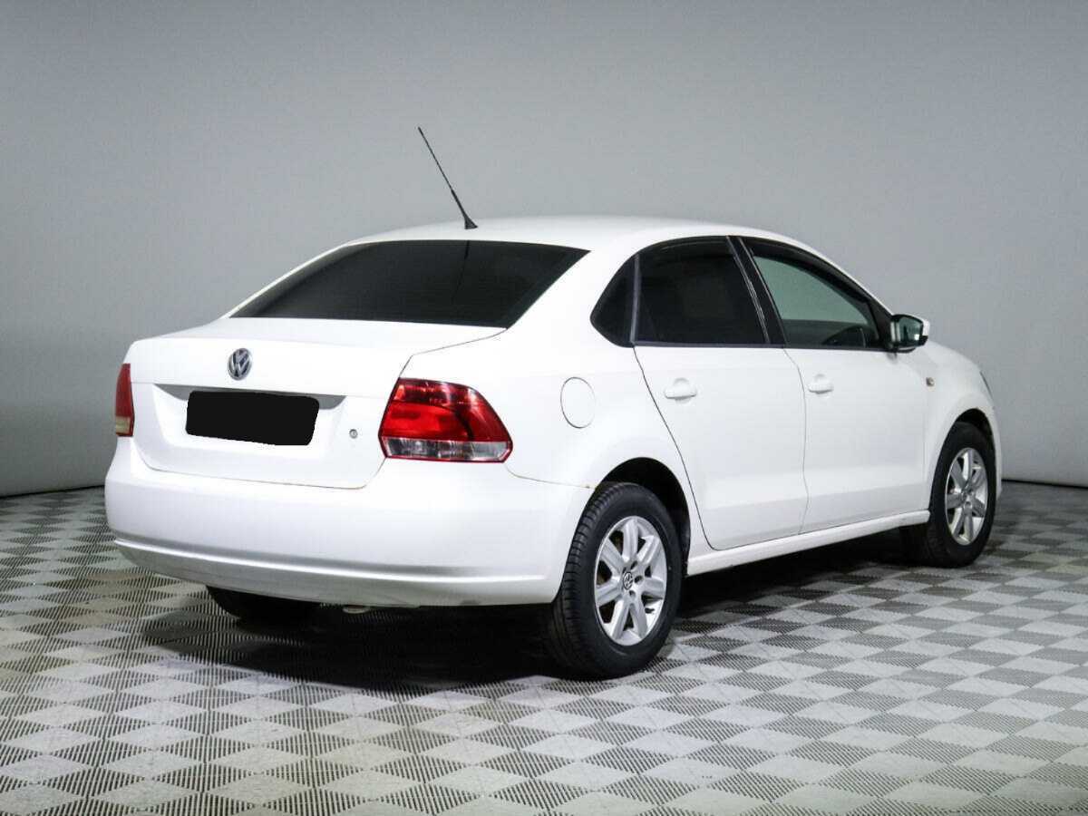 Volkswagen Polo с пробегом — 2012 год. Фото: #4