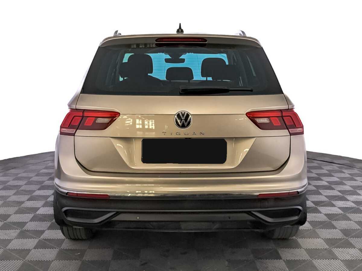 Volkswagen Tiguan с пробегом — 2021 год. Фото: #5