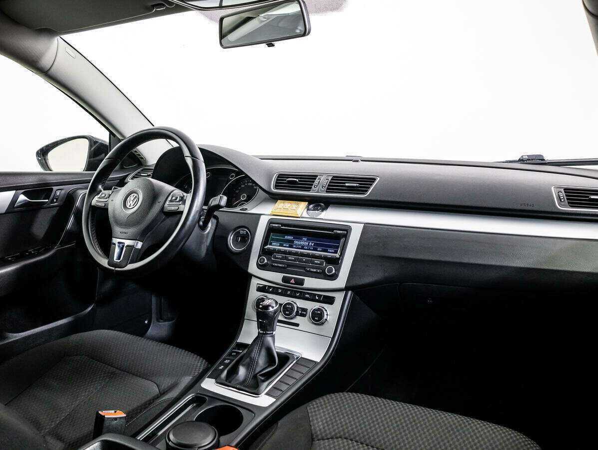 Volkswagen Passat с пробегом — 2013 год. Фото: #6