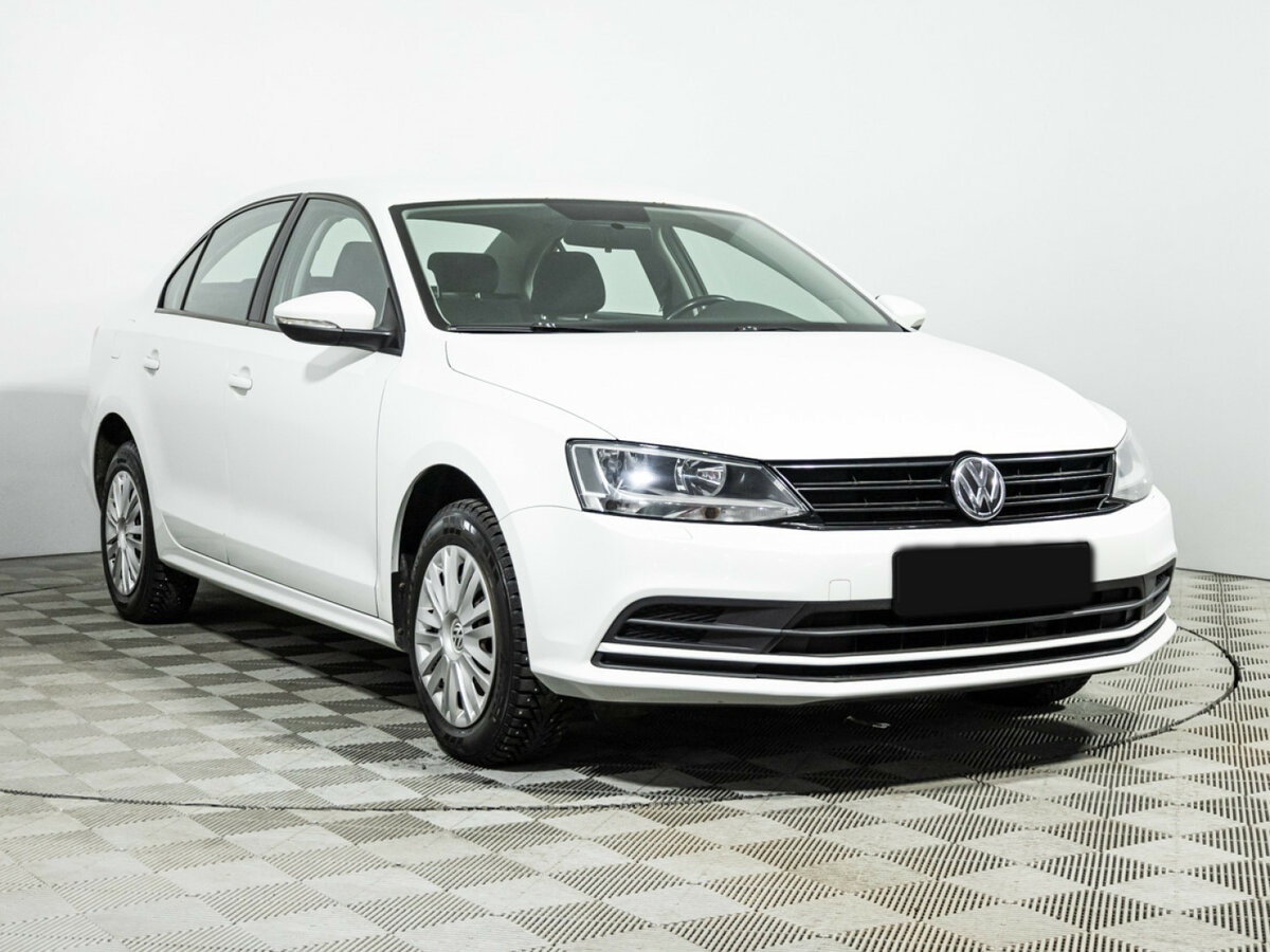 Volkswagen Jetta с пробегом — 2017 год. Фото: #2