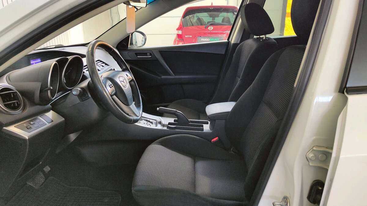 Mazda 3 с пробегом — 2012 год. Фото: #9