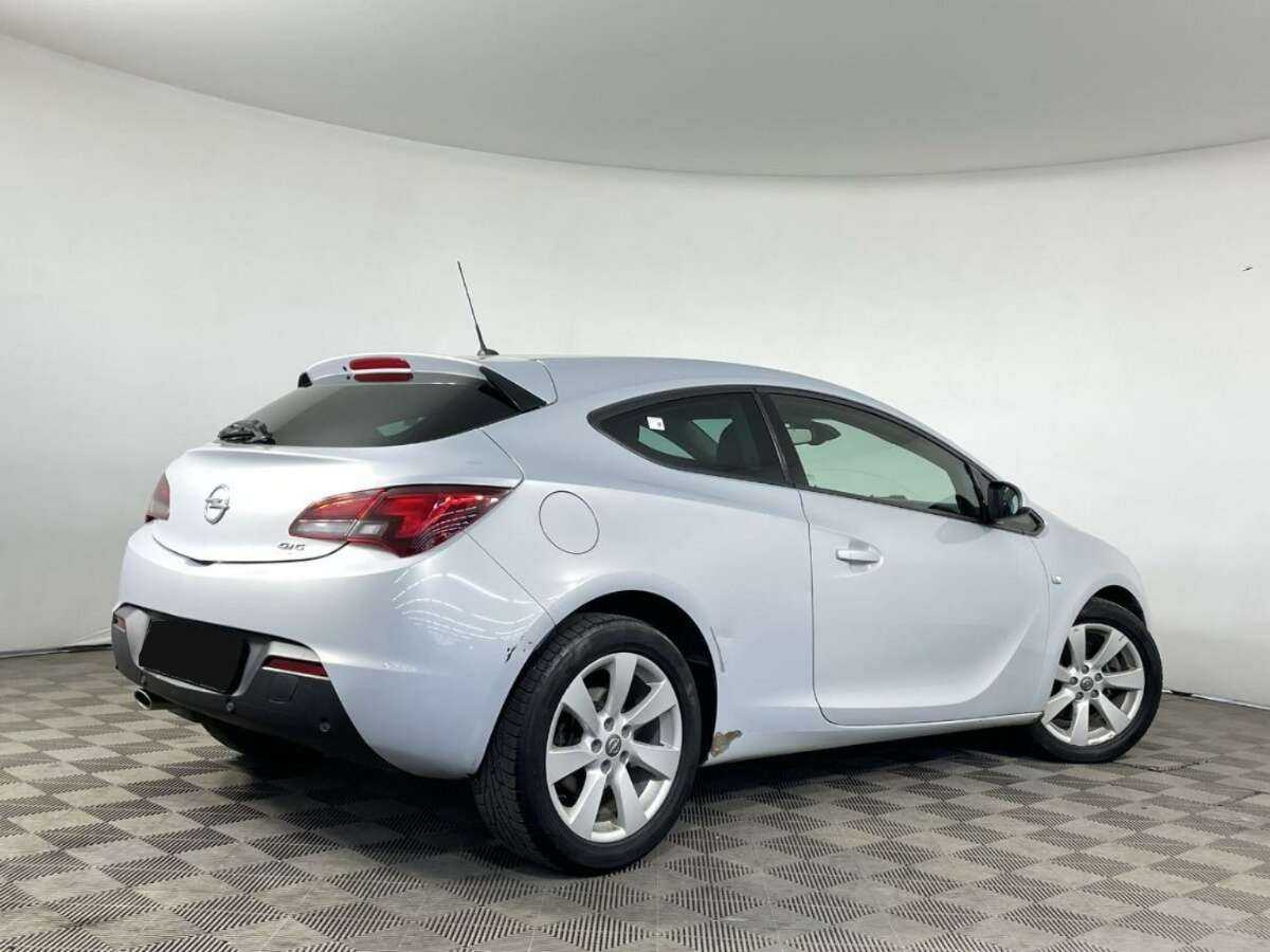 Opel Astra с пробегом — 2013 год. Фото: #5