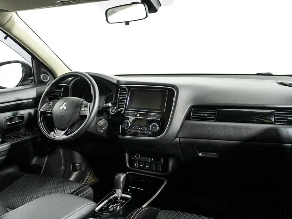 Mitsubishi Outlander с пробегом — 2019 год. Фото: #5
