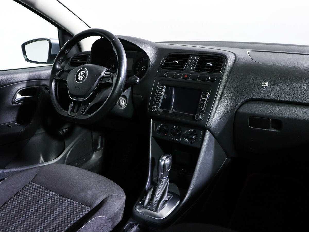 Volkswagen Polo с пробегом — 2016 год. Фото: #7