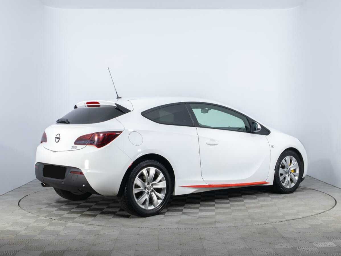 Opel Astra с пробегом — 2014 год. Фото: #4