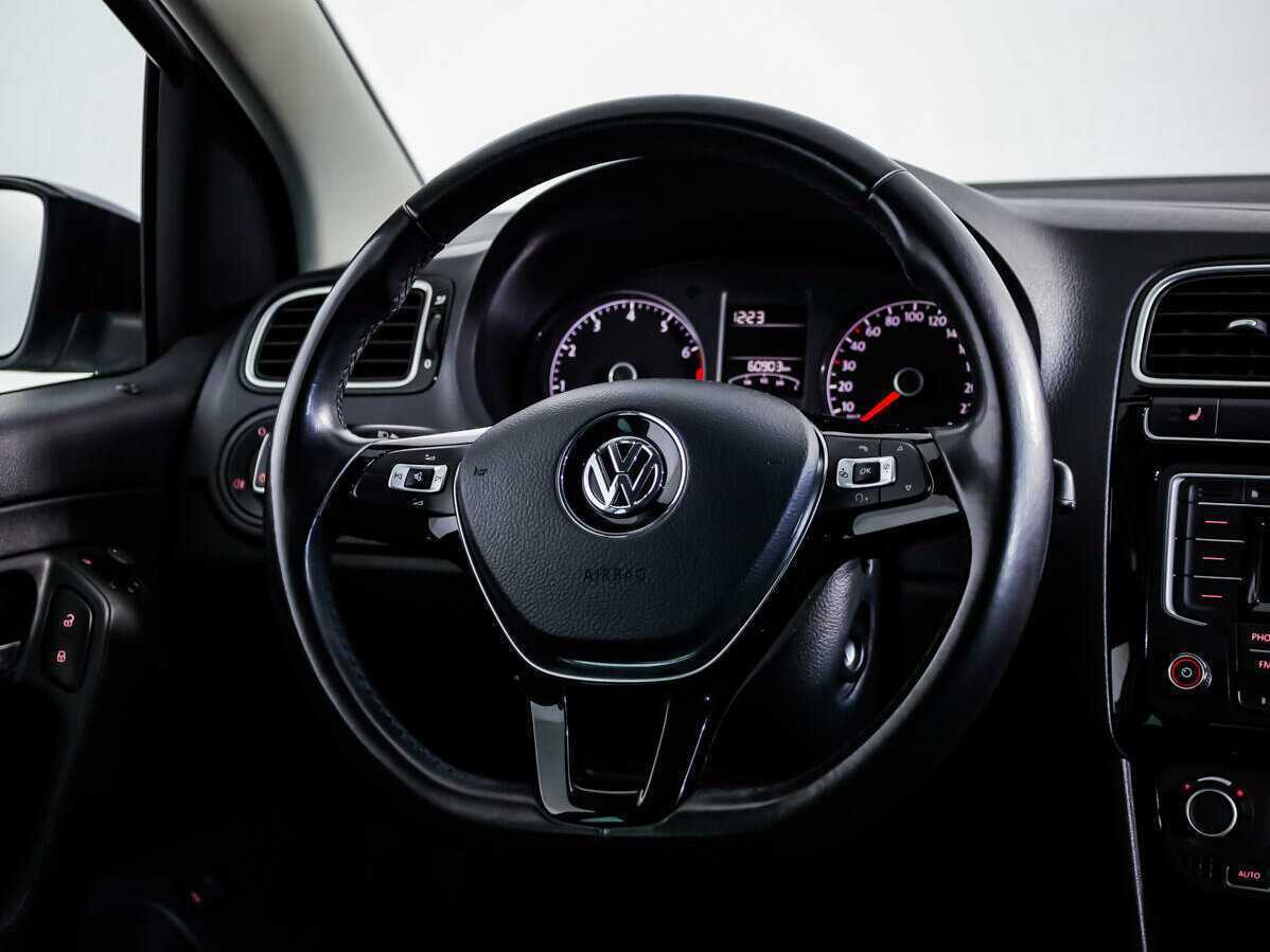 Volkswagen Polo с пробегом — 2017 год. Фото: #9