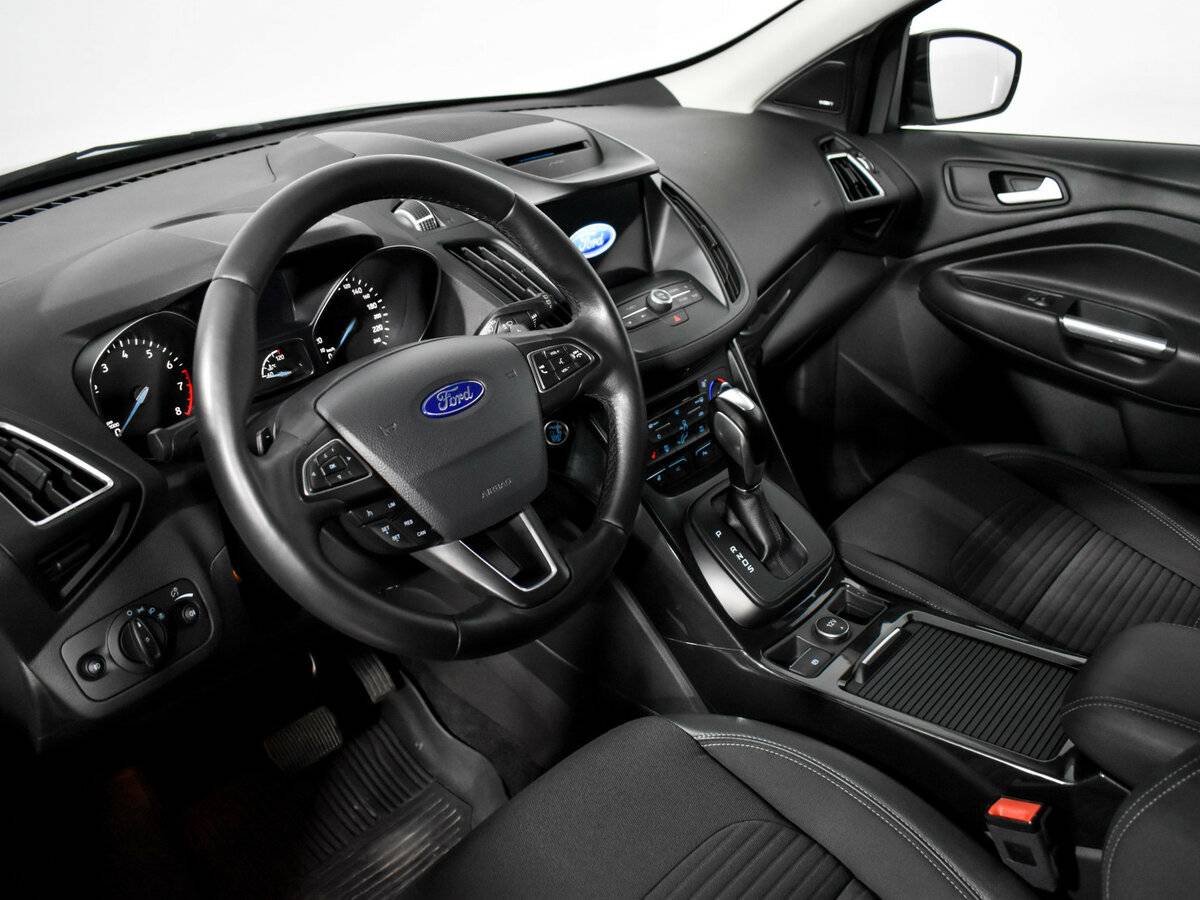Ford Kuga с пробегом — 2017 год. Фото: #7