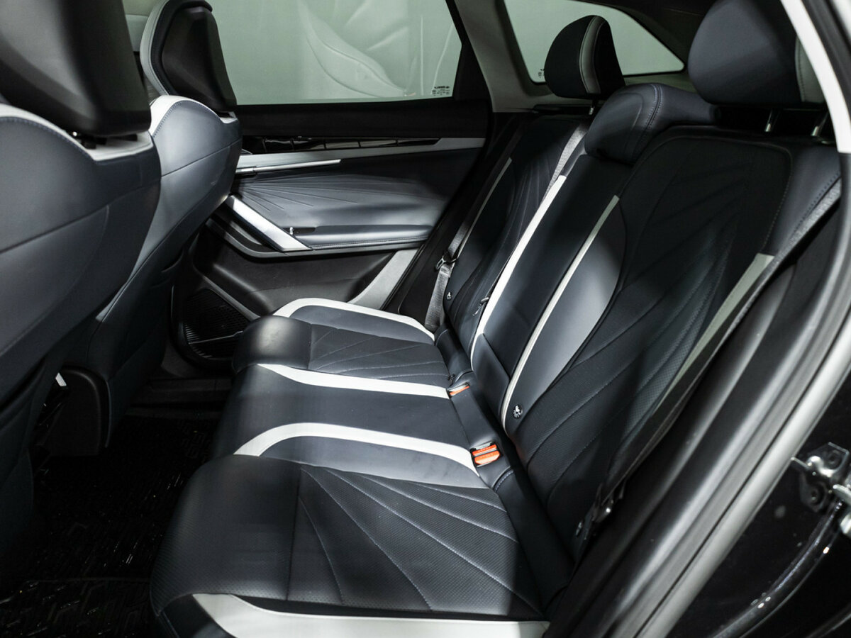 Geely Atlas с пробегом — 2024 год. Фото: #7