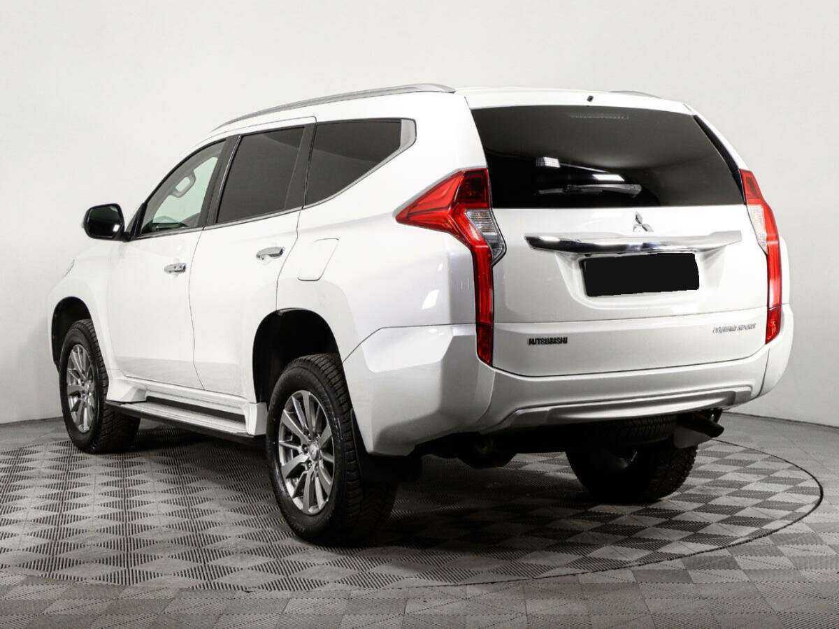 Mitsubishi Pajero Sport с пробегом — 2018 год. Фото: #5