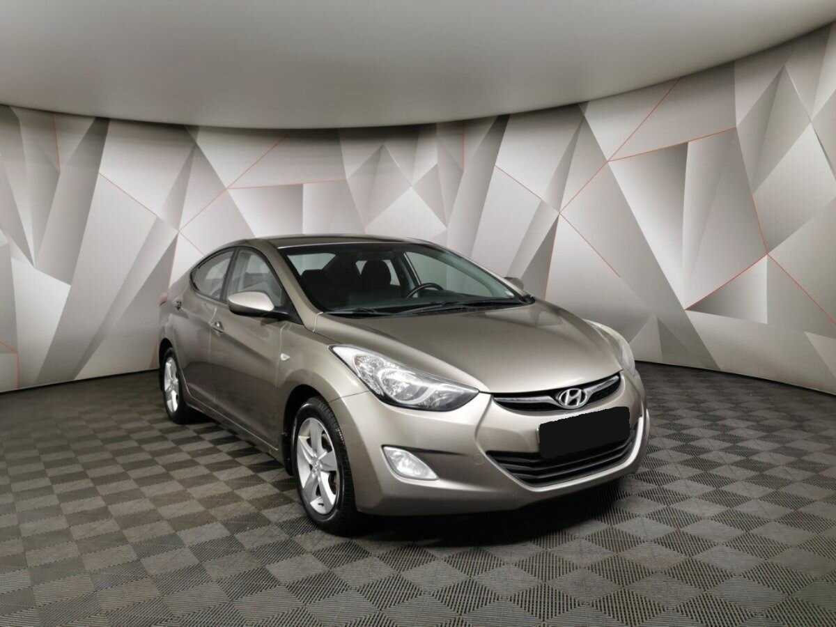 Hyundai Elantra с пробегом — 2012 год. Фото: #2