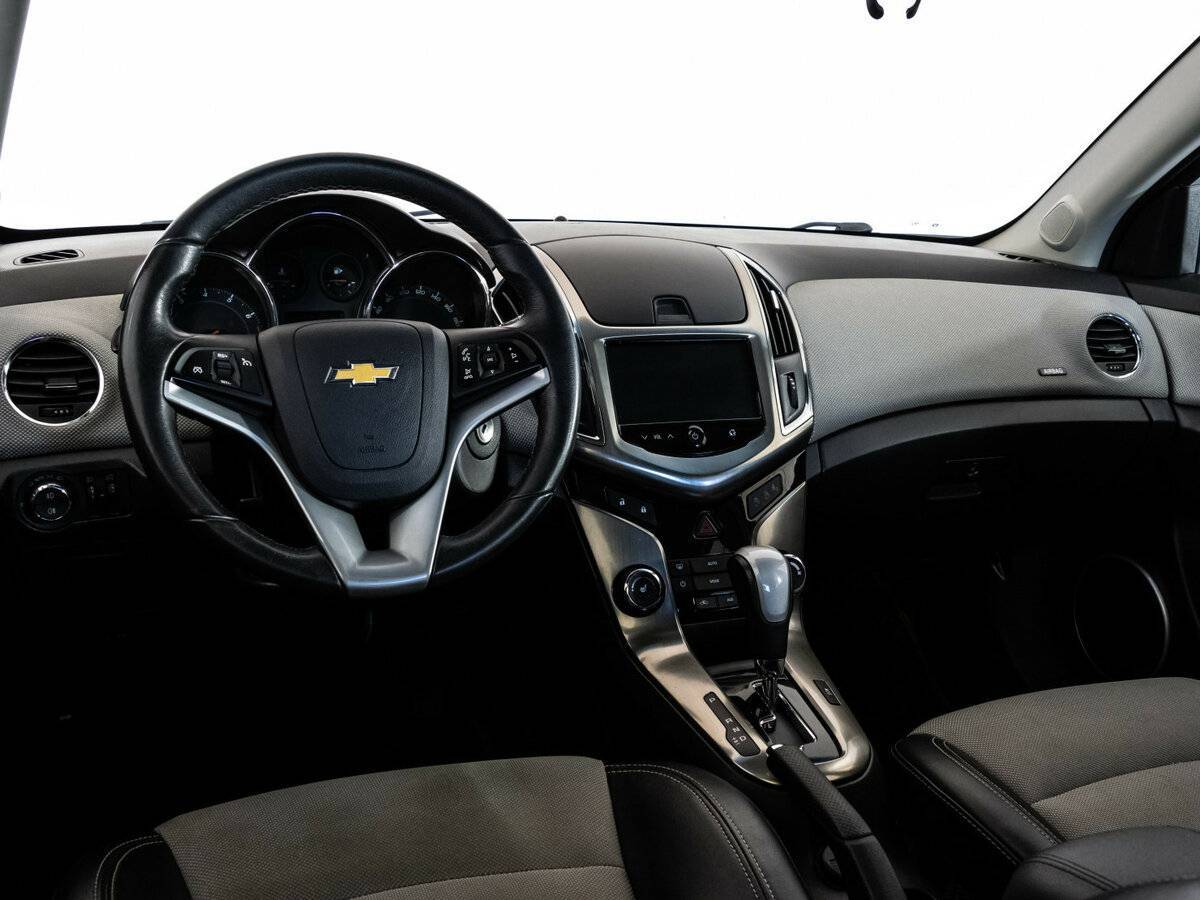 Chevrolet Cruze с пробегом — 2014 год. Фото: #10