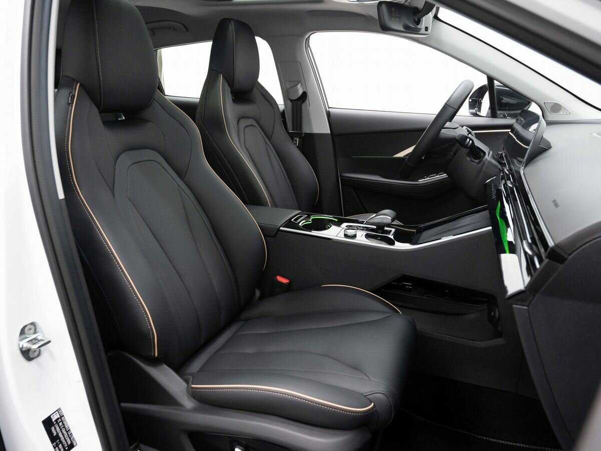 OMODA C5 с пробегом — 2023 год. Фото: #12