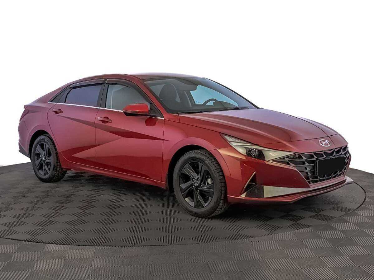 Hyundai Elantra с пробегом — 2021 год. Фото: #2