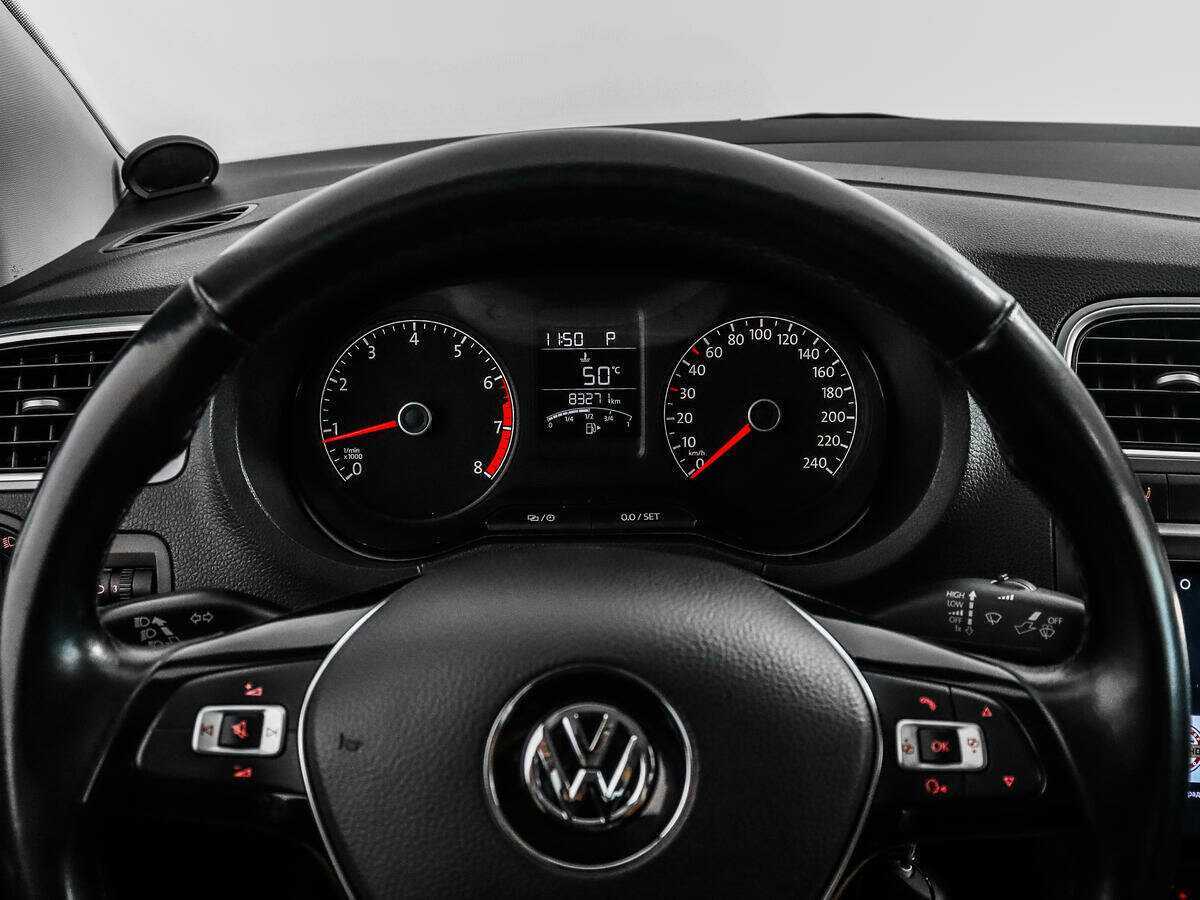 Volkswagen Polo с пробегом — 2016 год. Фото: #16