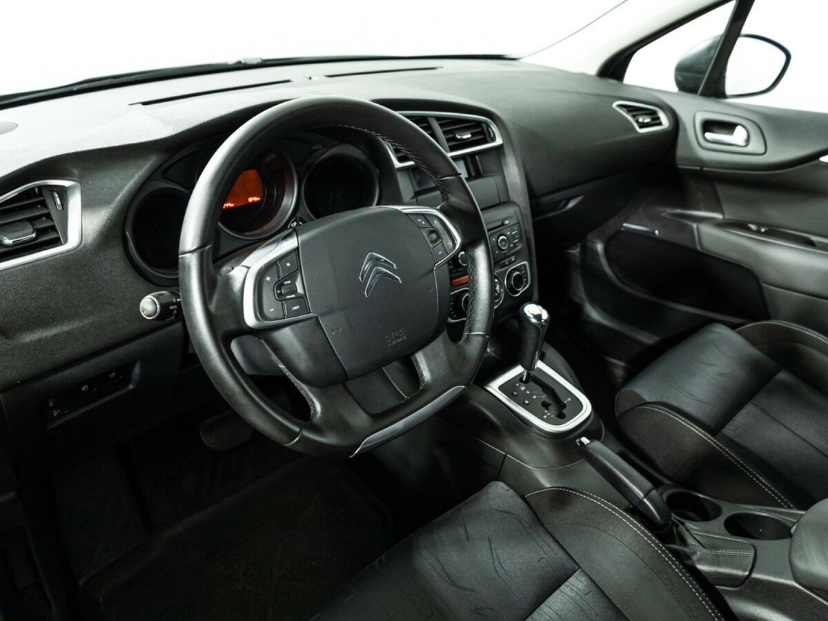 Citroen C4 с пробегом — 2012 год. Фото: #10