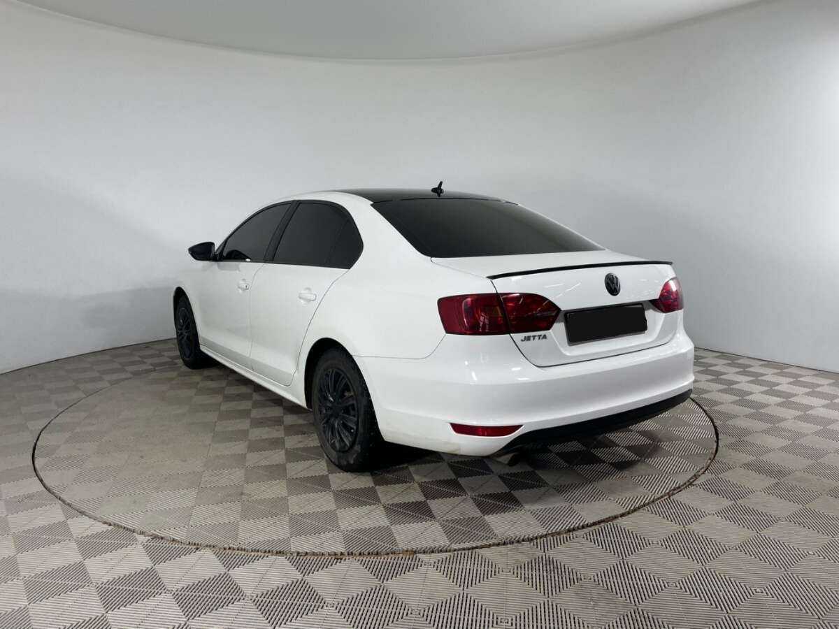 Volkswagen Jetta с пробегом — 2014 год. Фото: #5