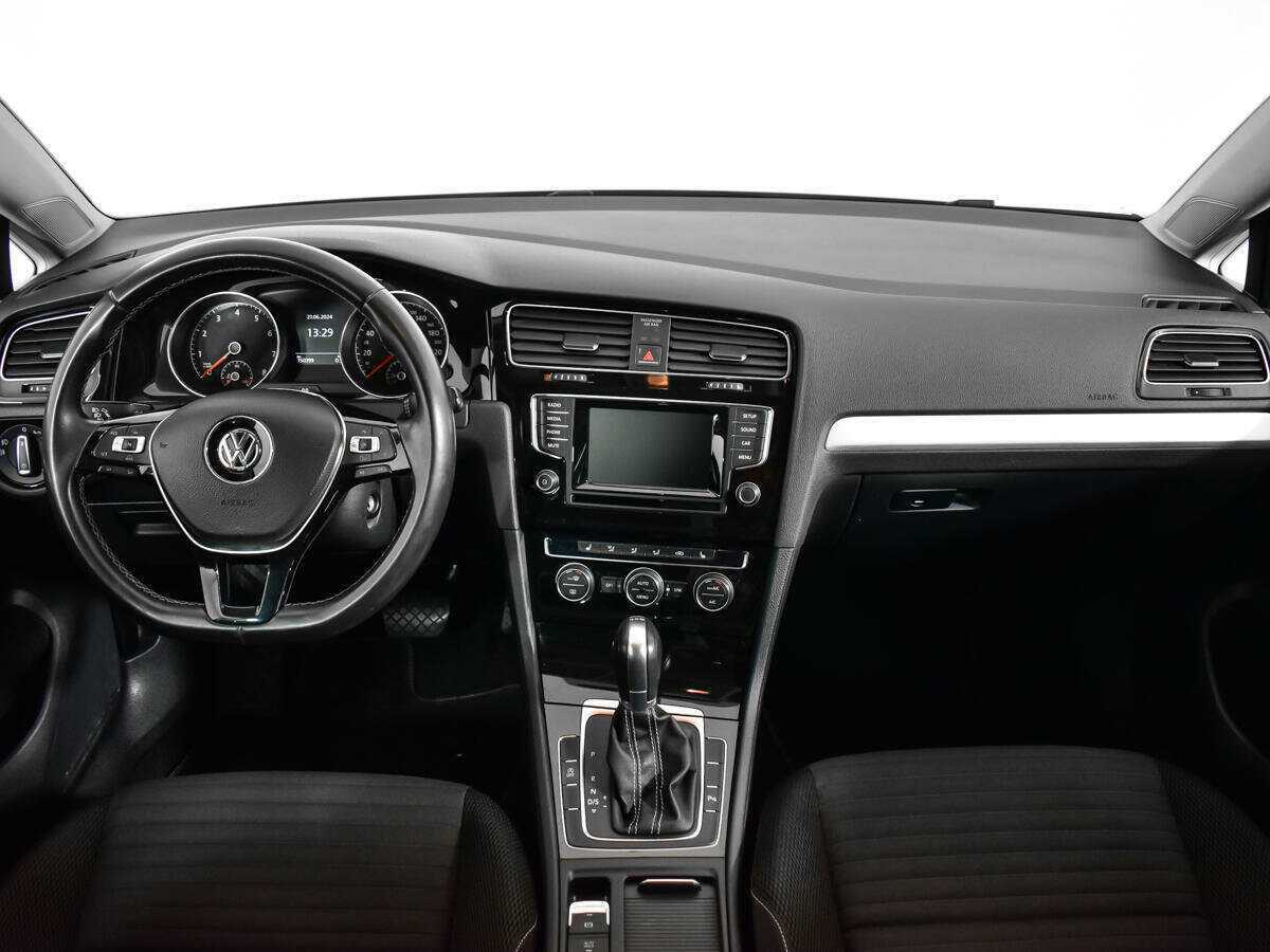 Volkswagen Golf с пробегом — 2014 год. Фото: #11