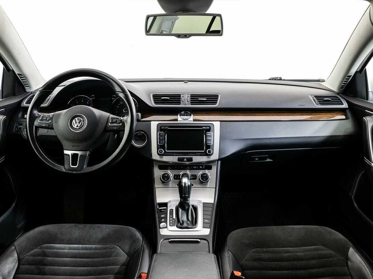 Volkswagen Passat с пробегом — 2013 год. Фото: #7