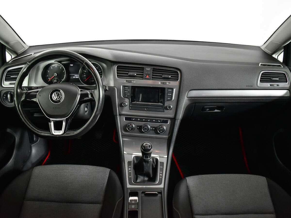 Volkswagen Golf с пробегом — 2013 год. Фото: #11