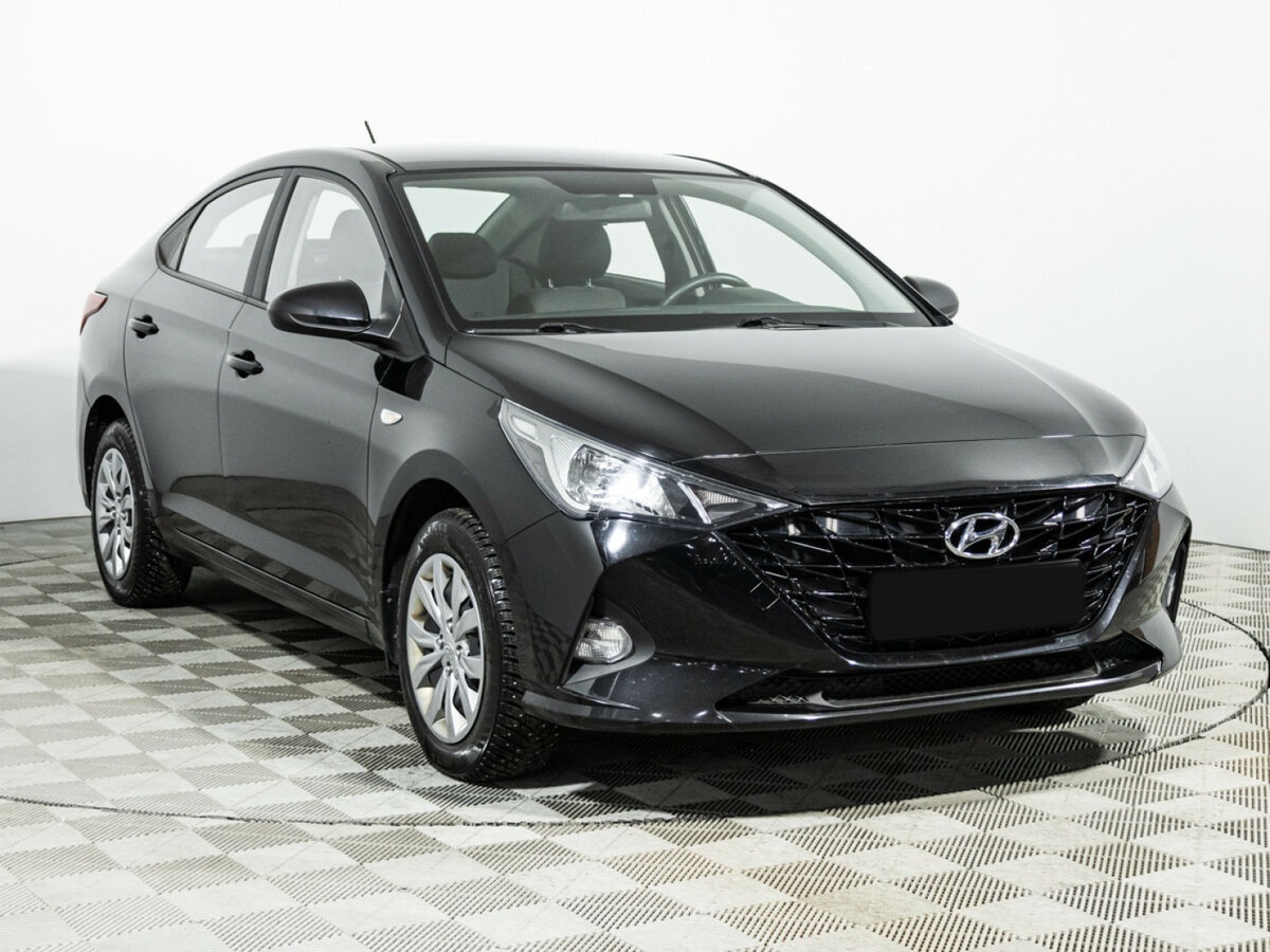 Hyundai Solaris с пробегом — 2022 год. Фото: #2