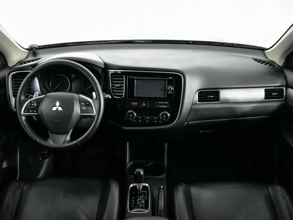 Mitsubishi Outlander с пробегом — 2012 год. Фото: #11