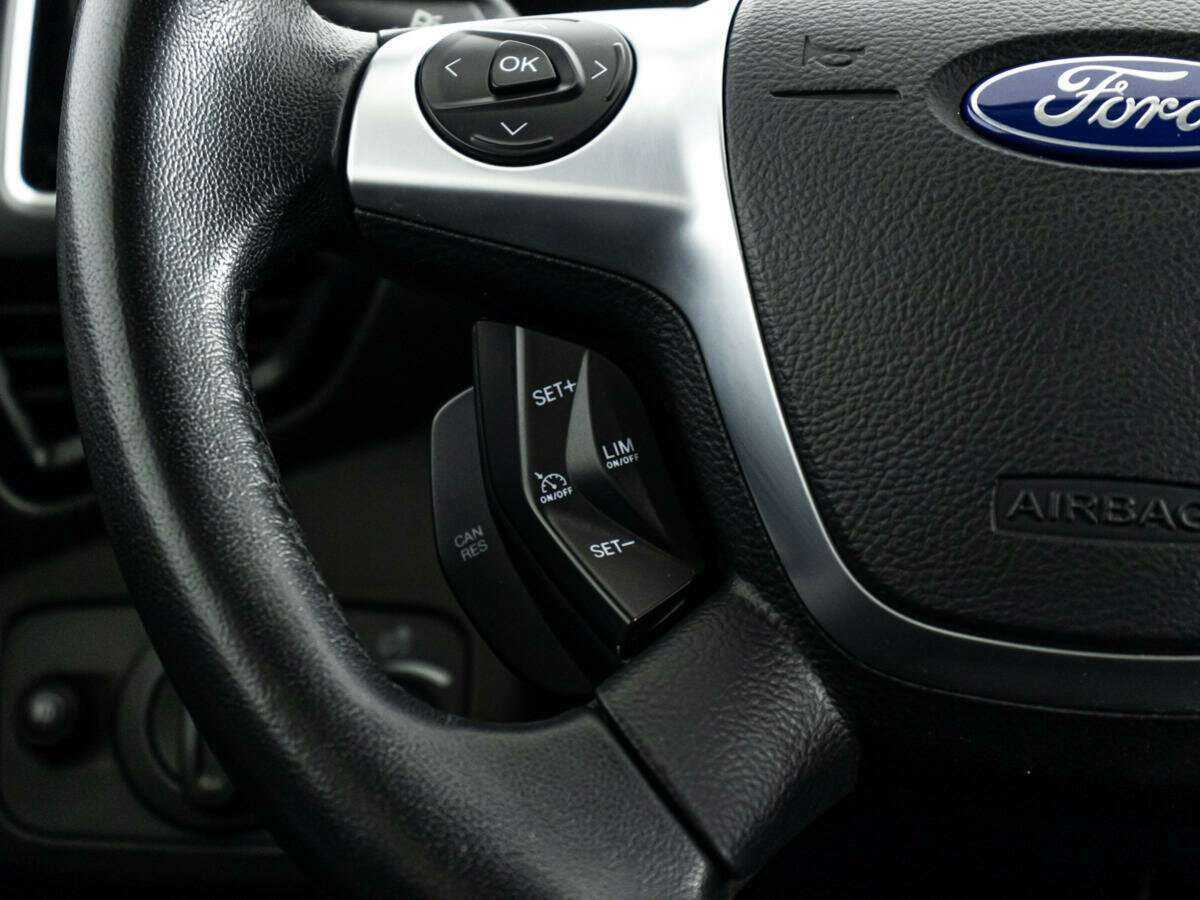Ford Kuga с пробегом — 2016 год. Фото: #19