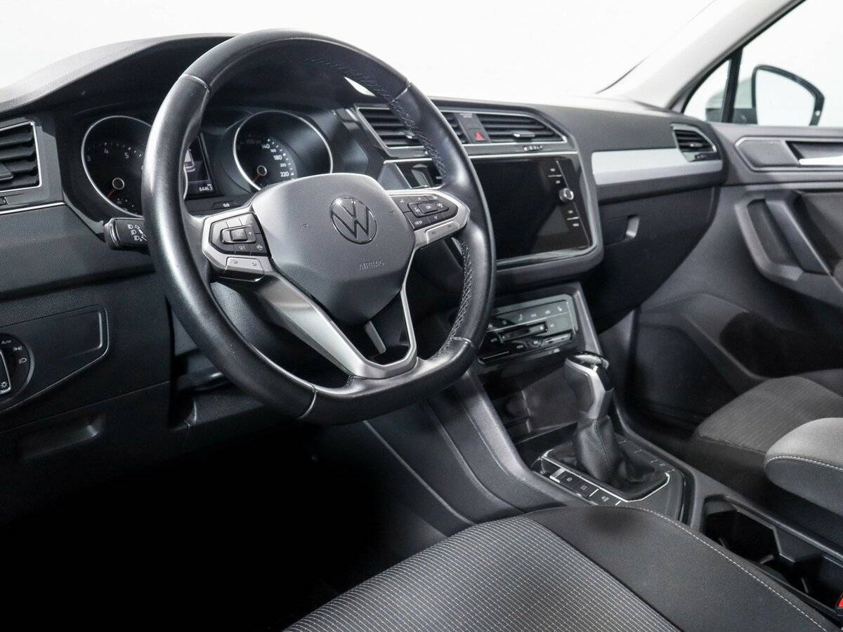 Volkswagen Tiguan с пробегом — 2021 год. Фото: #10