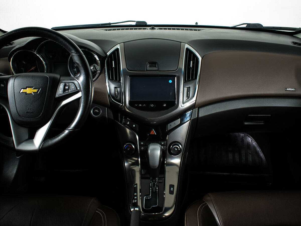 Chevrolet Cruze с пробегом — 2015 год. Фото: #8