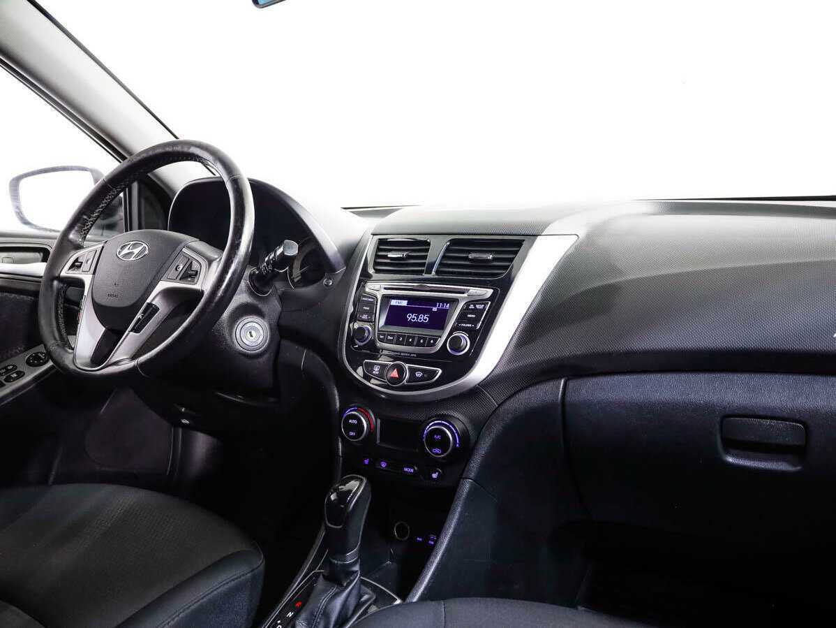 Hyundai Solaris с пробегом — 2015 год. Фото: #7