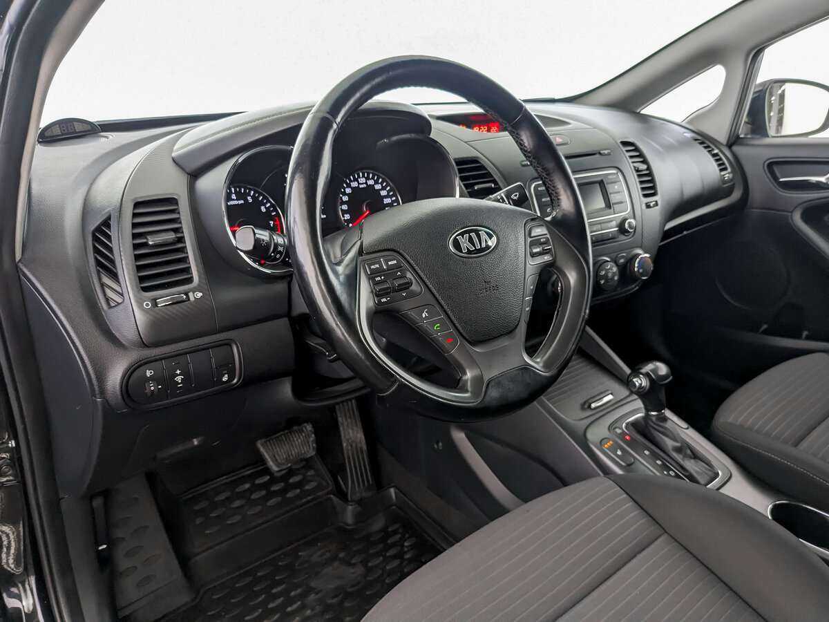 Kia Cerato с пробегом — 2015 год. Фото: #13