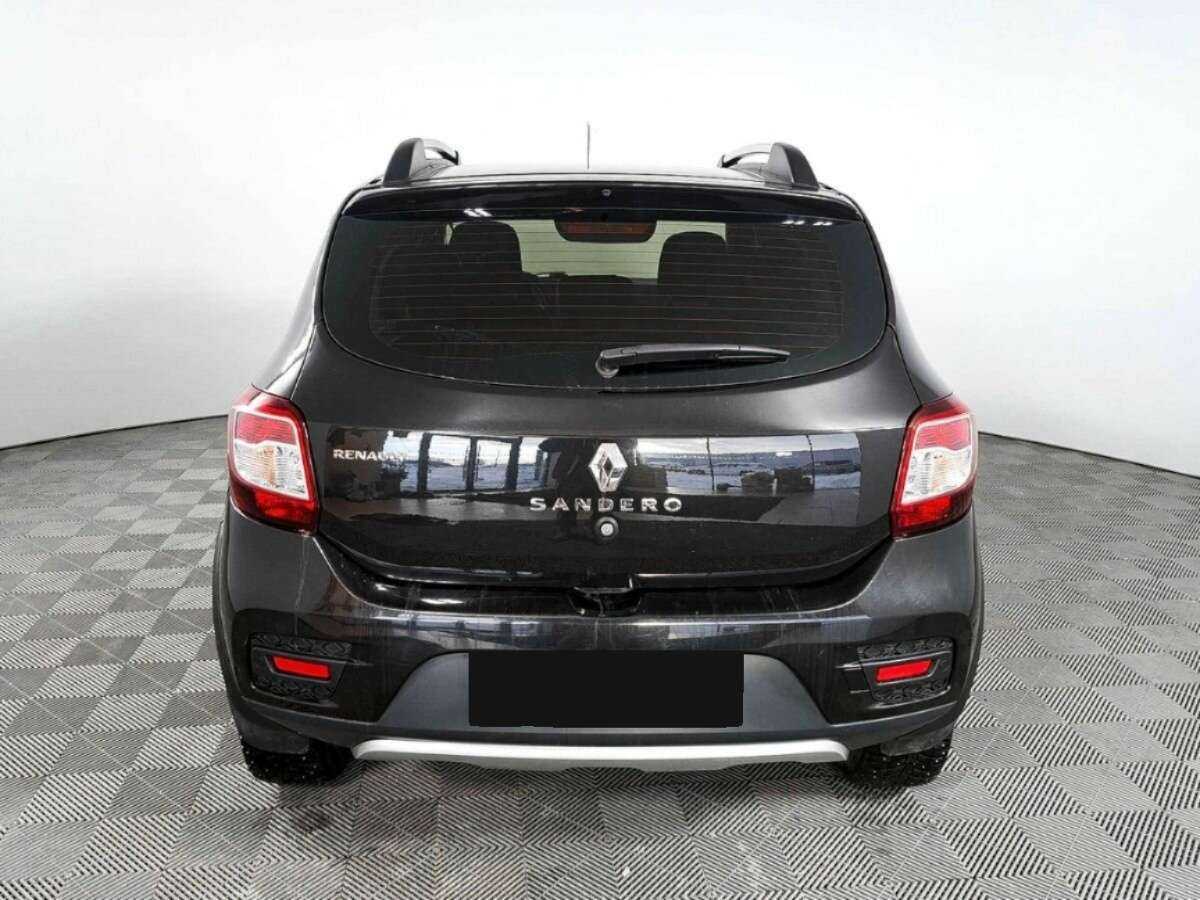 Renault Sandero с пробегом — 2016 год. Фото: #4