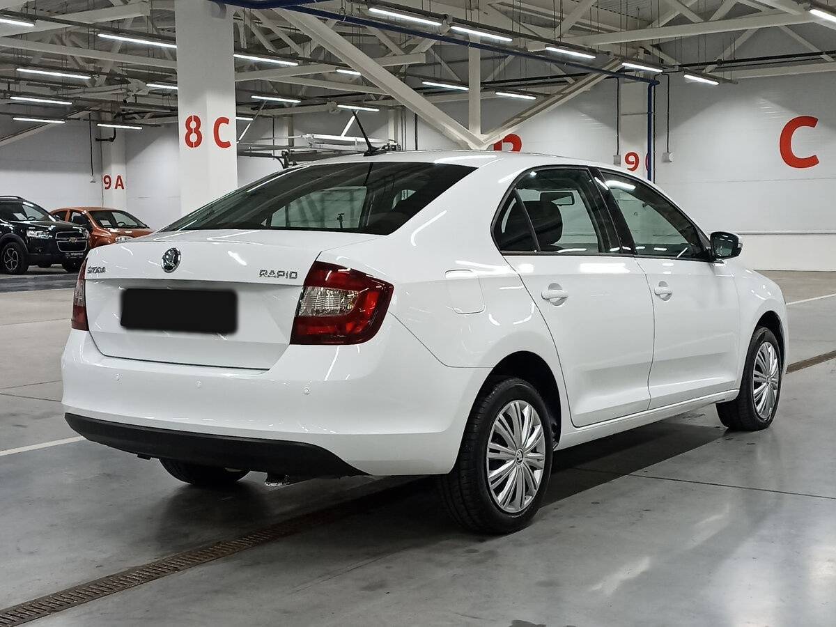 Skoda Rapid с пробегом — 2018 год. Фото: #4