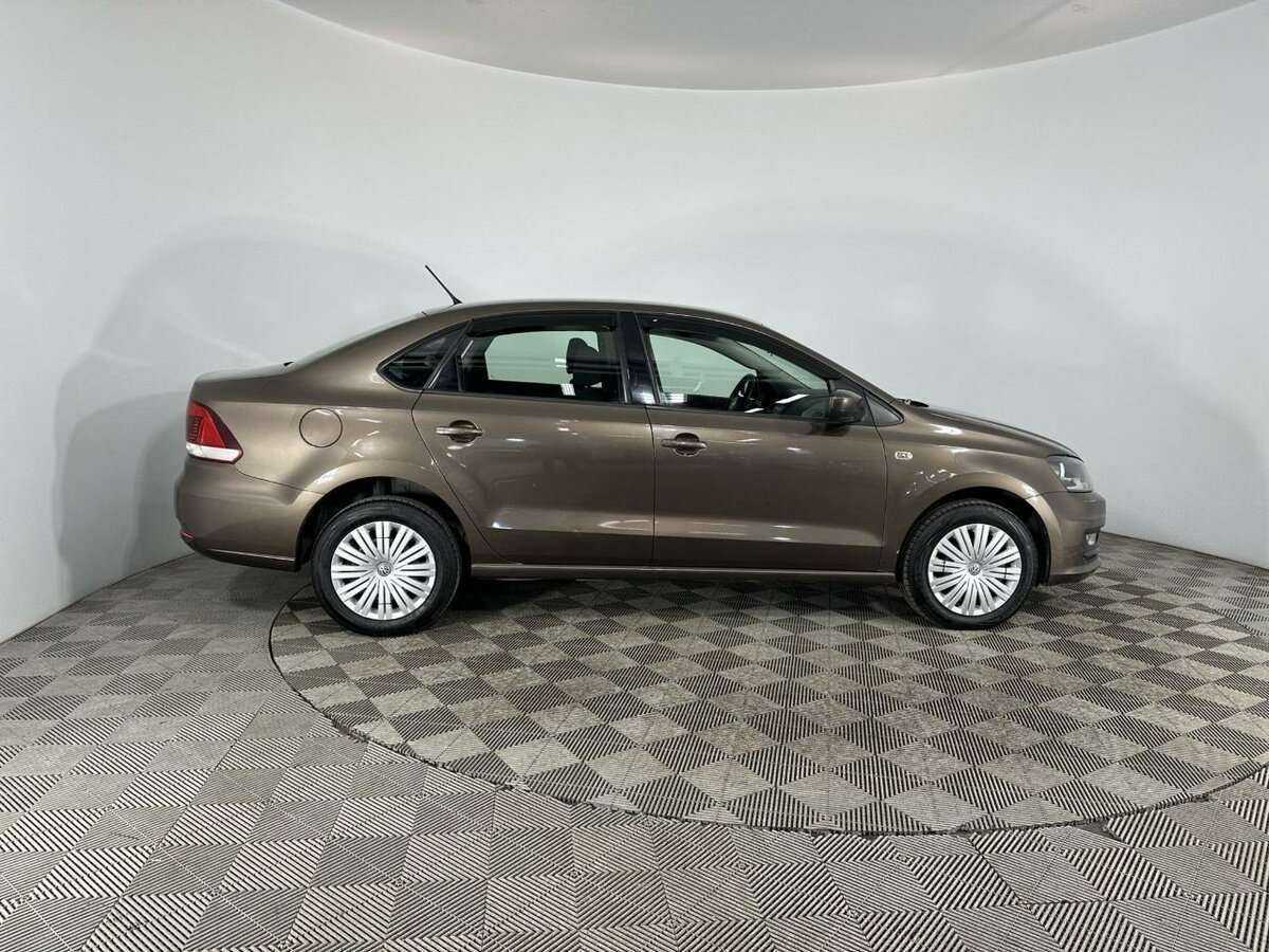 Volkswagen Polo с пробегом — 2016 год. Фото: #3