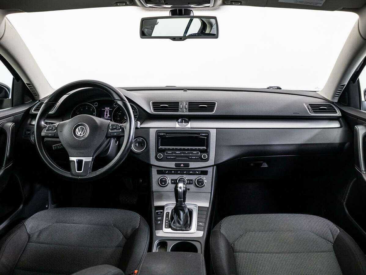 Volkswagen Passat с пробегом — 2012 год. Фото: #12