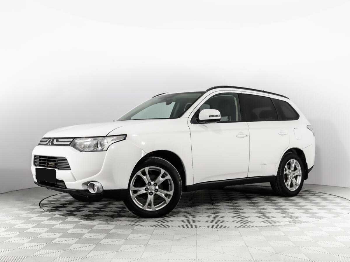 Mitsubishi Outlander с пробегом — 2014 год. Фото: #0